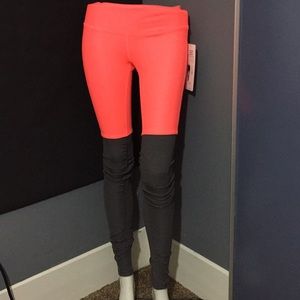 ALO Goddess Ribbed Legging NWT